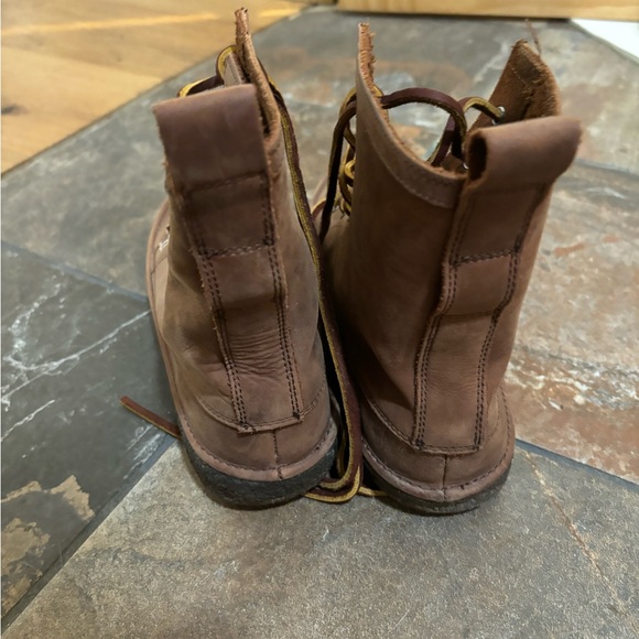 SEAVEES 02/60 7 eye trail boot - Walnut Womens 8 - Picture 2 of 6